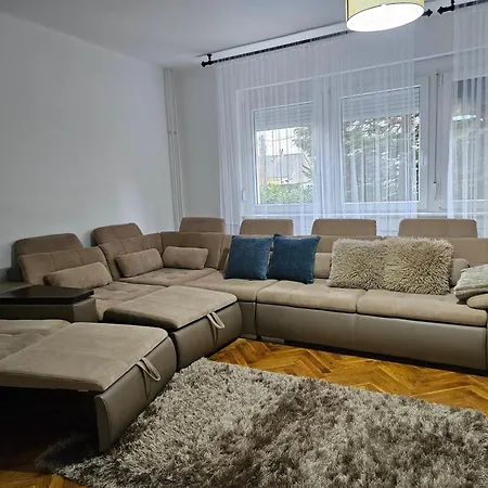 Famille Apartament *